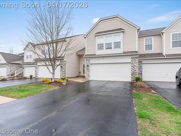 560 Dockside Circle, Holly Twp, MI 48442