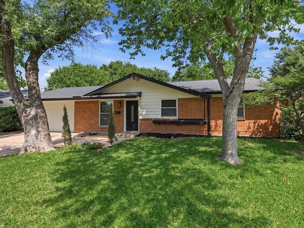 306 Baron Place, Grand Prairie, TX 75051