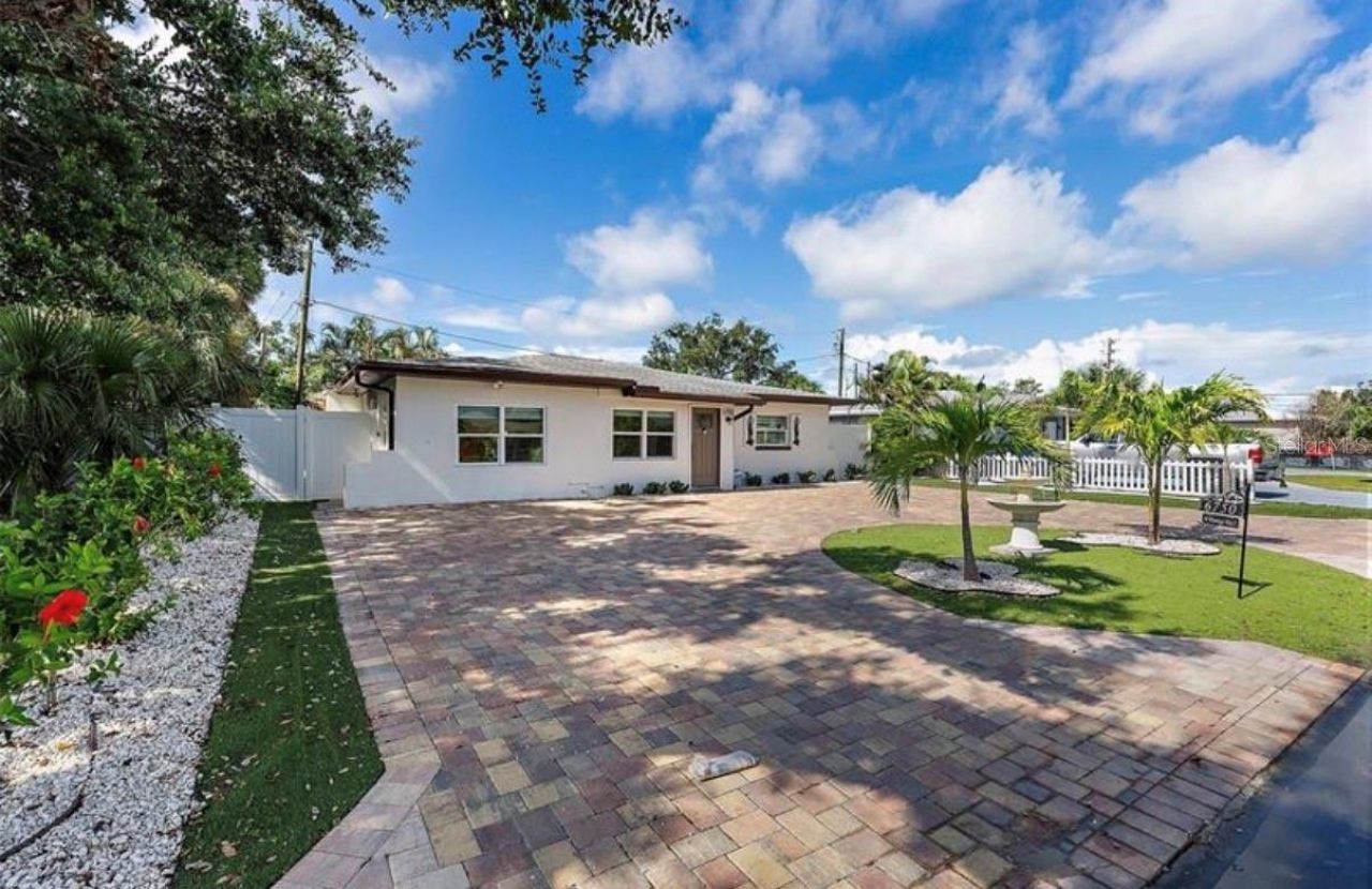 6750 W Flamingo Way S, Saint Petersburg, FL 33707 Photo
