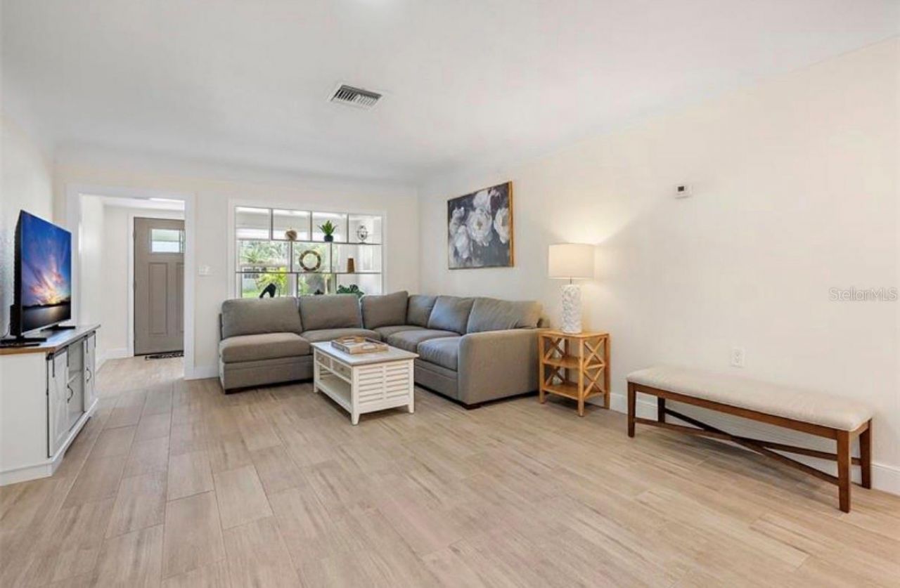 6750 W Flamingo Way S, Saint Petersburg, FL 33707 Photo