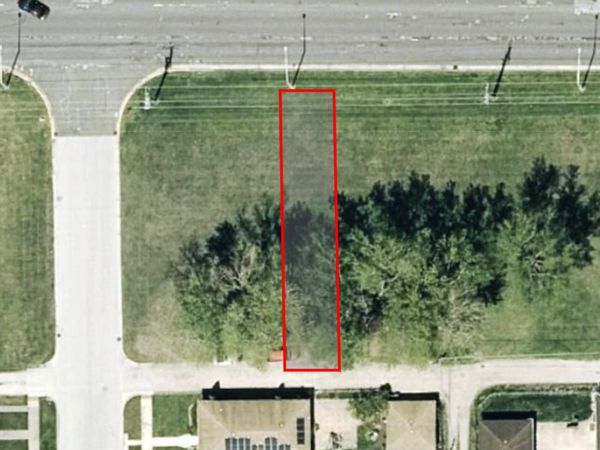 802 State Street , Calumet City, IL 60409