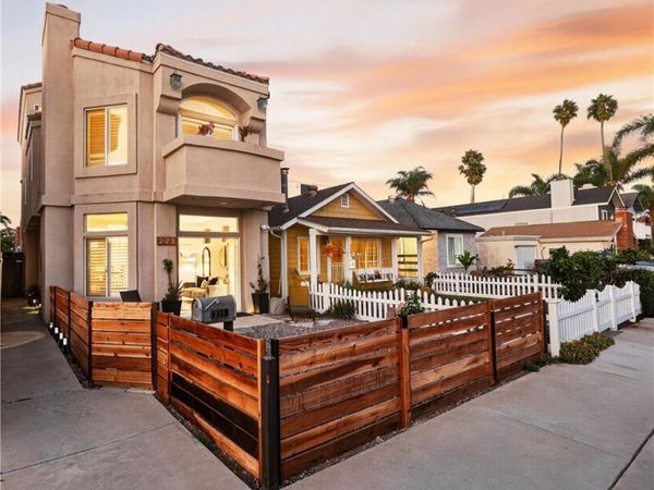 221 Elmira, Huntington Beach, CA 92648