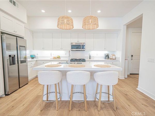 27212 Diamond Peak Lane, Unit 203, Valencia, CA 91381