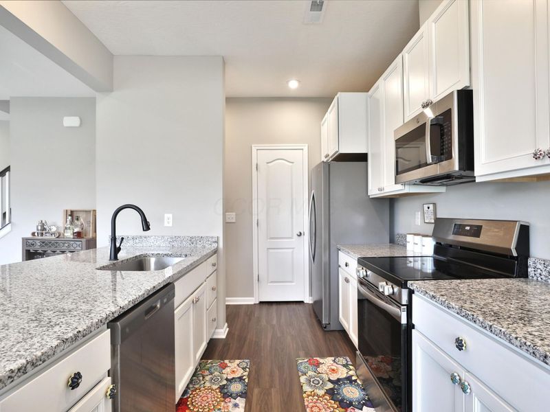 519 Rochdale, Delaware, OH 43015 Photo 16