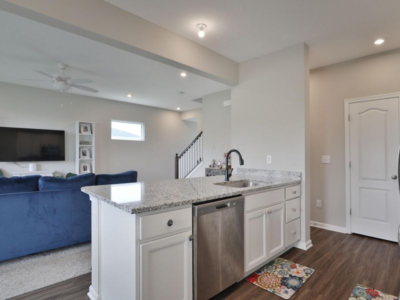 519 Rochdale, Delaware, OH 43015 Photo 17