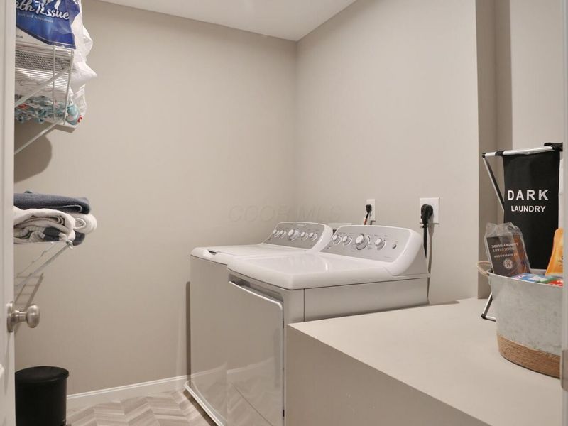 519 Rochdale, Delaware, OH 43015 Photo 36