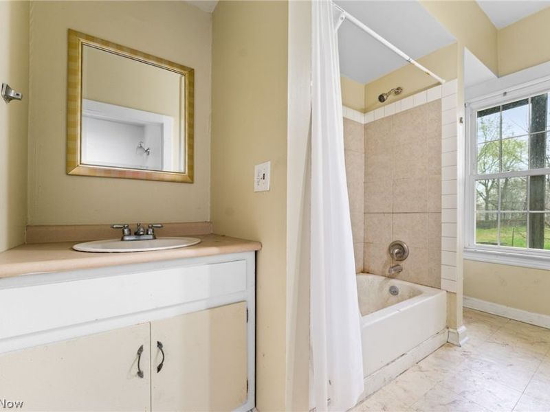 1345 Ohio Avenue, Youngstown, OH 44504 Photo 9