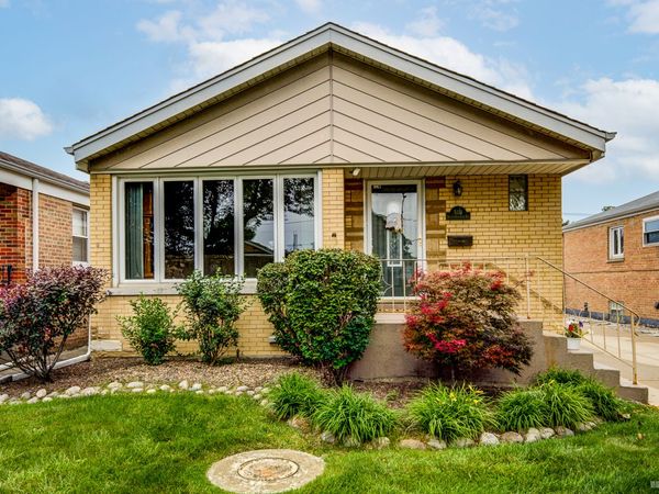 5114 S Oak Park Avenue, Chicago, IL 60638