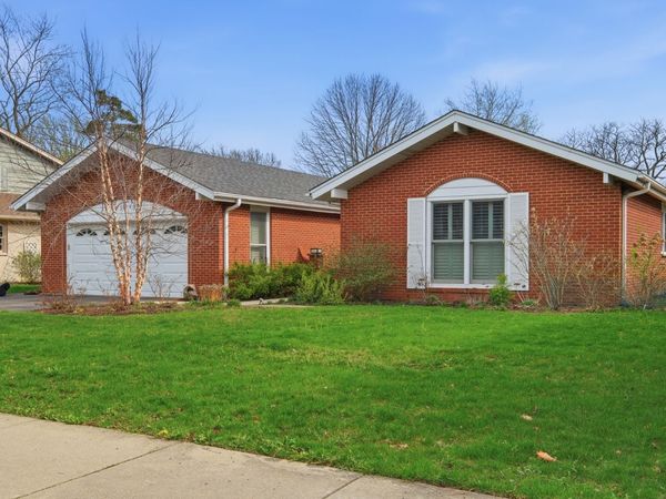 955 Summit Drive, Deerfield, IL 60015