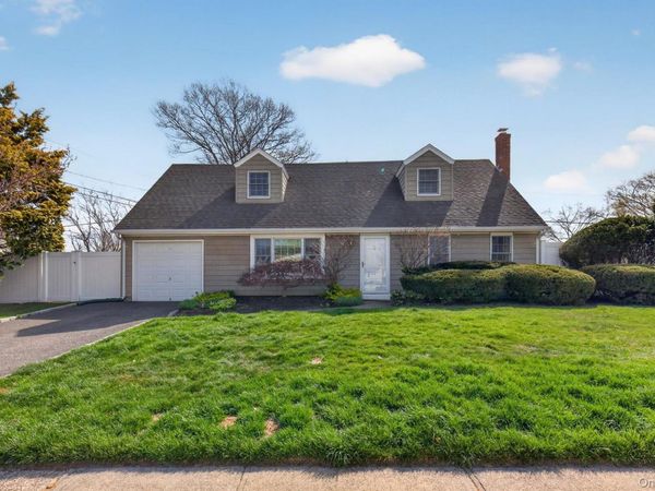 77 Miller Avenue , Port Jefferson Station, NY 11776