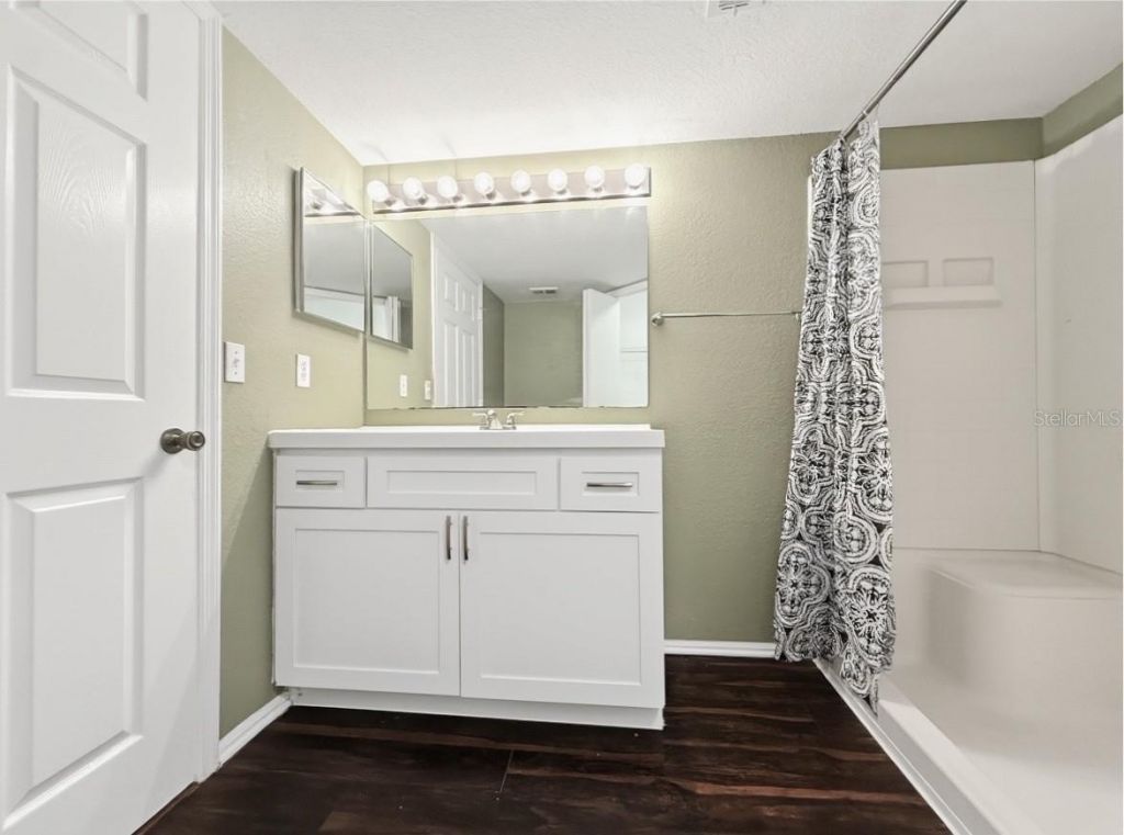 5124 Park Central Drive, Unit 527, Orlando, FL 32839 Photo