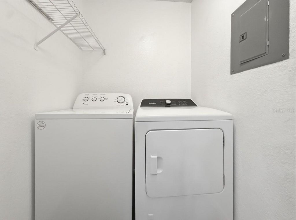 5124 Park Central Drive, Unit 527, Orlando, FL 32839 Photo