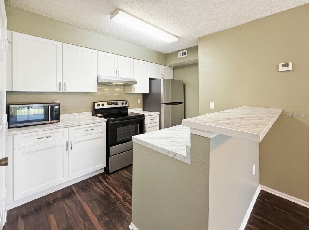 5124 Park Central Drive, Unit 527, Orlando, FL 32839 Photo