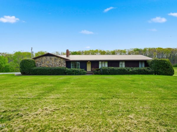 556 West Valley Drive, Kingsport, TN 37664