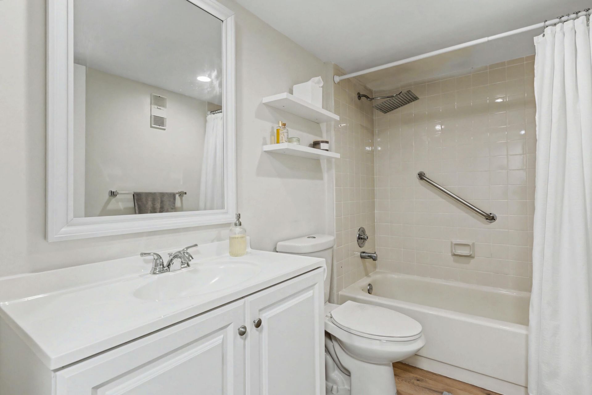 1518 Whitehall Drive, Unit 204, Davie, FL 33324 Photo