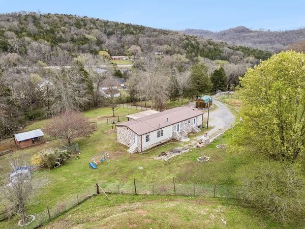 47 Riddleton Cr., Riddleton, TN 37151