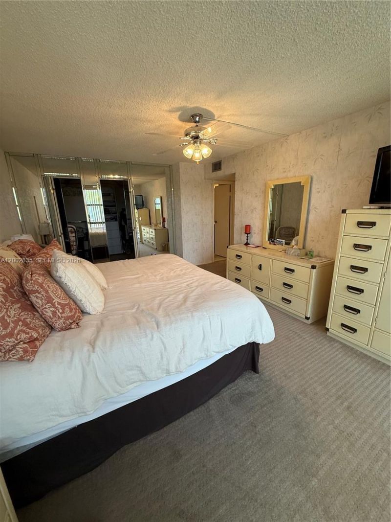 1000 Parkview Dr, Unit 407, Hallandale Beach, FL 33009 Photo