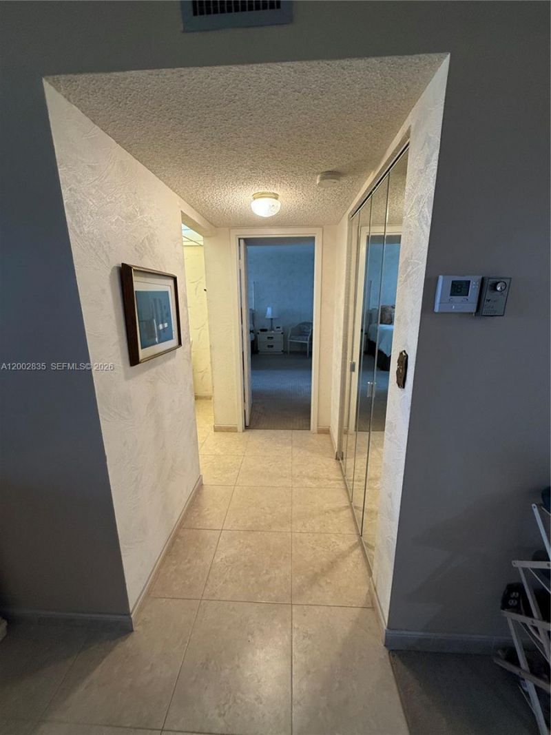 1000 Parkview Dr, Unit 407, Hallandale Beach, FL 33009 Photo