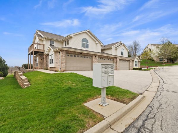 9277 S 51 St, Unit 601, Franklin, WI 53132