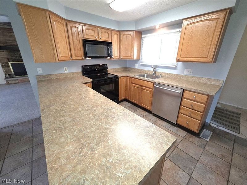 9061 Cranbrook Drive , Northfield, OH 44067 Photo 11