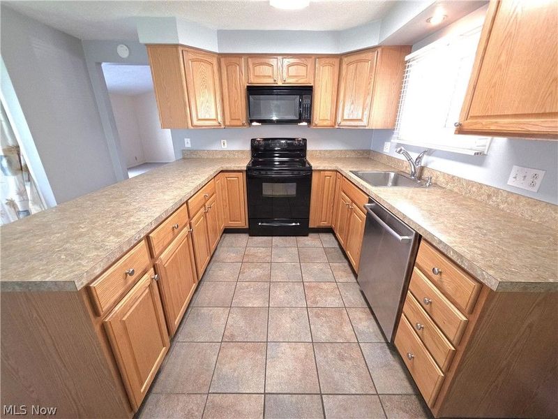 9061 Cranbrook Drive , Northfield, OH 44067 Photo 8