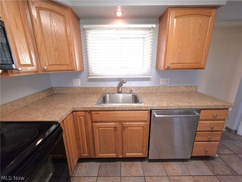 9061 Cranbrook Drive , Northfield, OH 44067 Photo 9