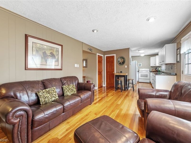 880 Markham Avenue , Cuyahoga Falls, OH 44221 Photo 11