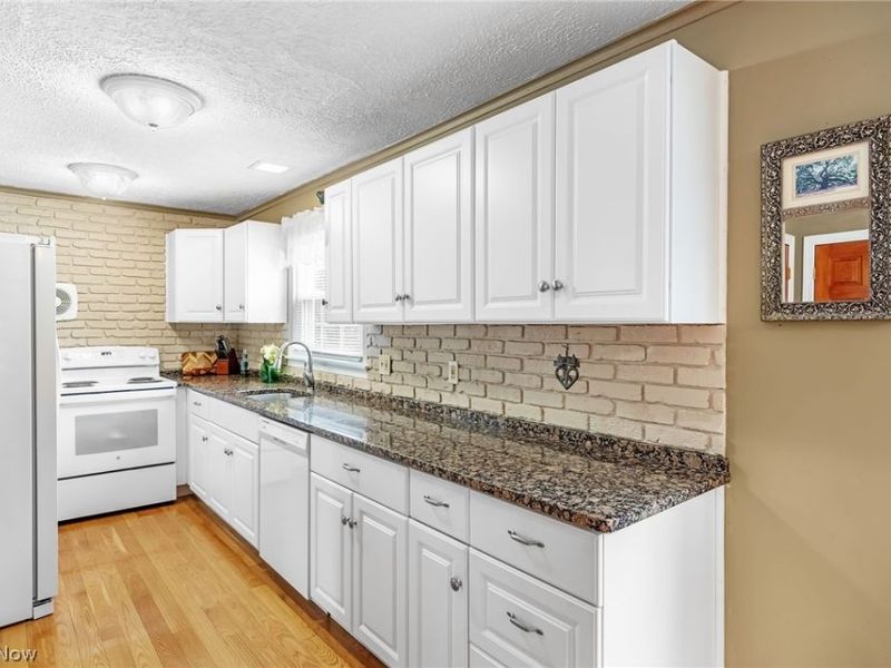 880 Markham Avenue , Cuyahoga Falls, OH 44221 Photo 12