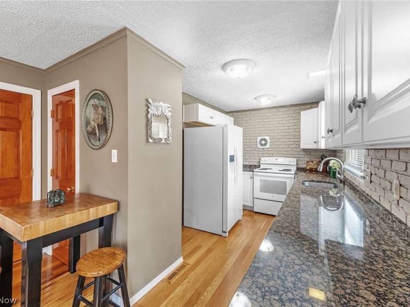 880 Markham Avenue , Cuyahoga Falls, OH 44221 Photo 13