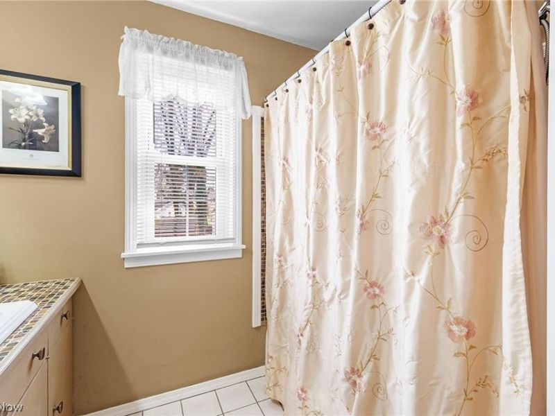 880 Markham Avenue , Cuyahoga Falls, OH 44221 Photo 17