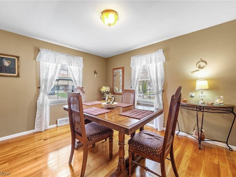 880 Markham Avenue , Cuyahoga Falls, OH 44221 Photo 6