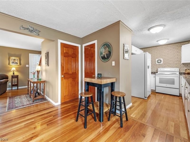 880 Markham Avenue , Cuyahoga Falls, OH 44221 Photo 7