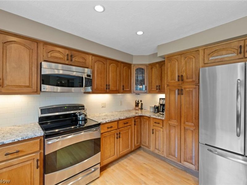 12435 Pearl Road, Chardon, OH 44024 Photo 12