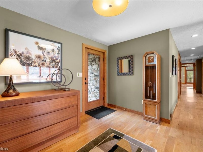 12435 Pearl Road, Chardon, OH 44024 Photo 4