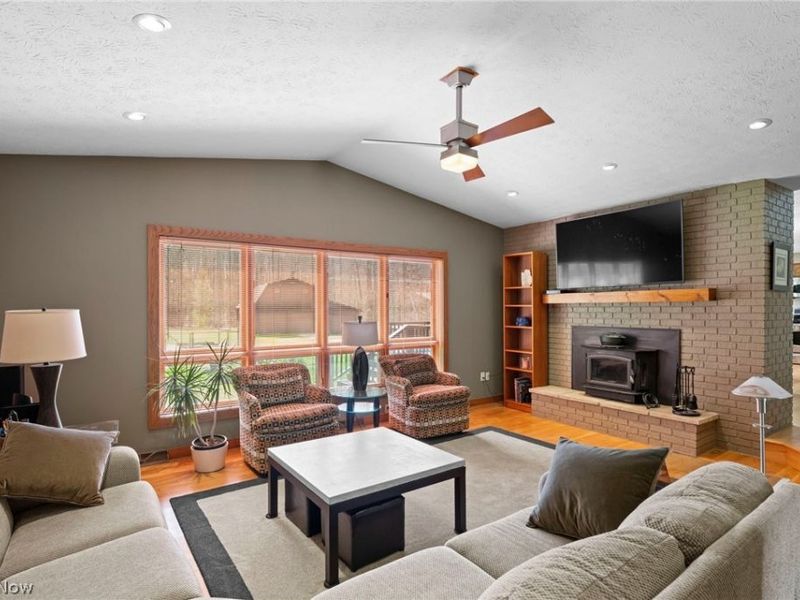 12435 Pearl Road, Chardon, OH 44024 Photo 5