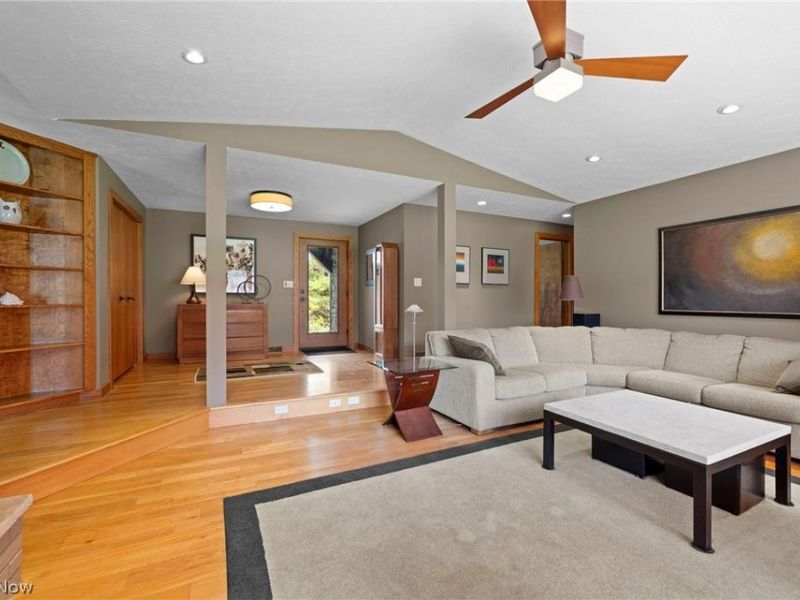 12435 Pearl Road, Chardon, OH 44024 Photo 8