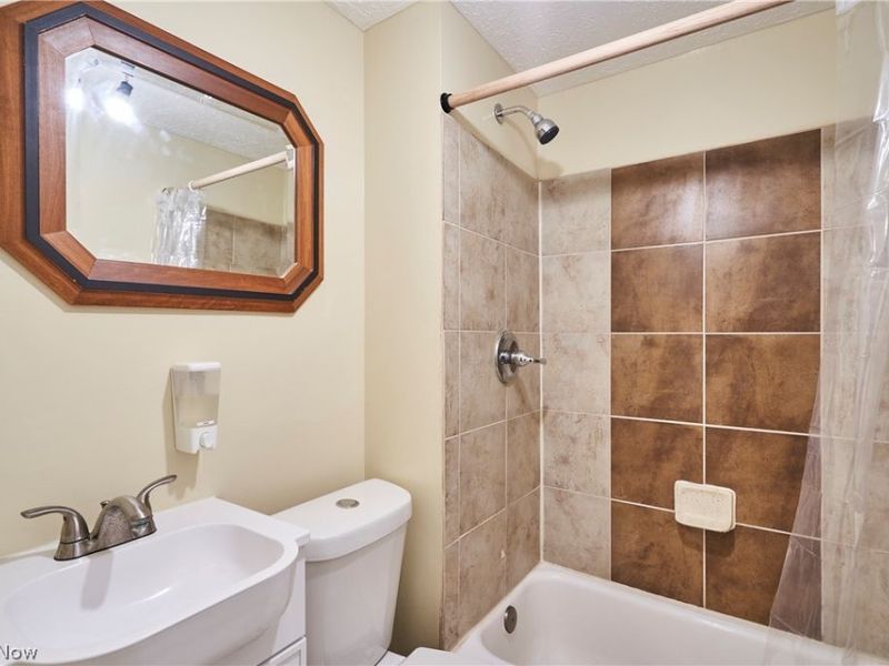 3218 Marvin Avenue, Cleveland, OH 44109 Photo 14