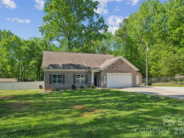 3063 Eva Drive NW, Concord, NC 28027