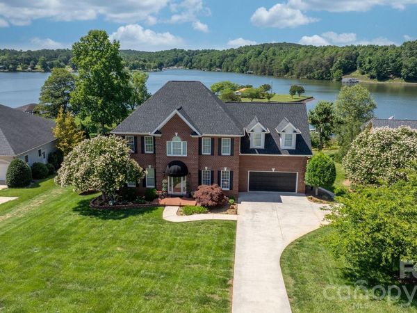 215 Iswa Drive, Taylorsville, NC 28681