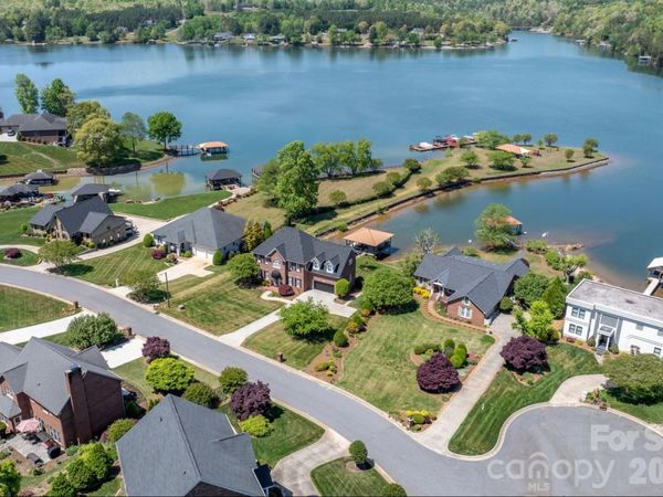 215 Iswa Drive, Taylorsville, NC 28681