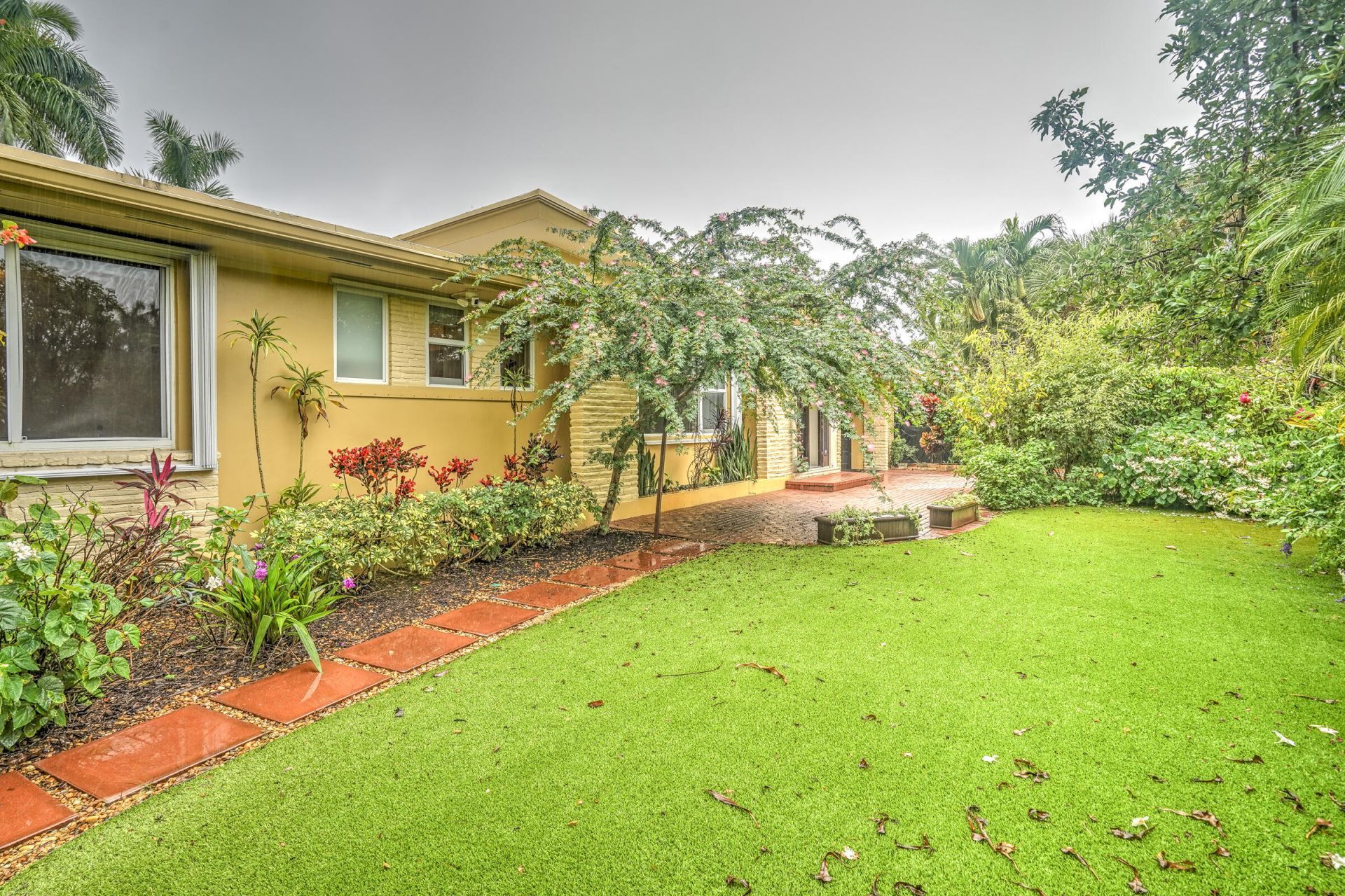 216 32nd Street, West Palm Beach, FL 33407 Photo