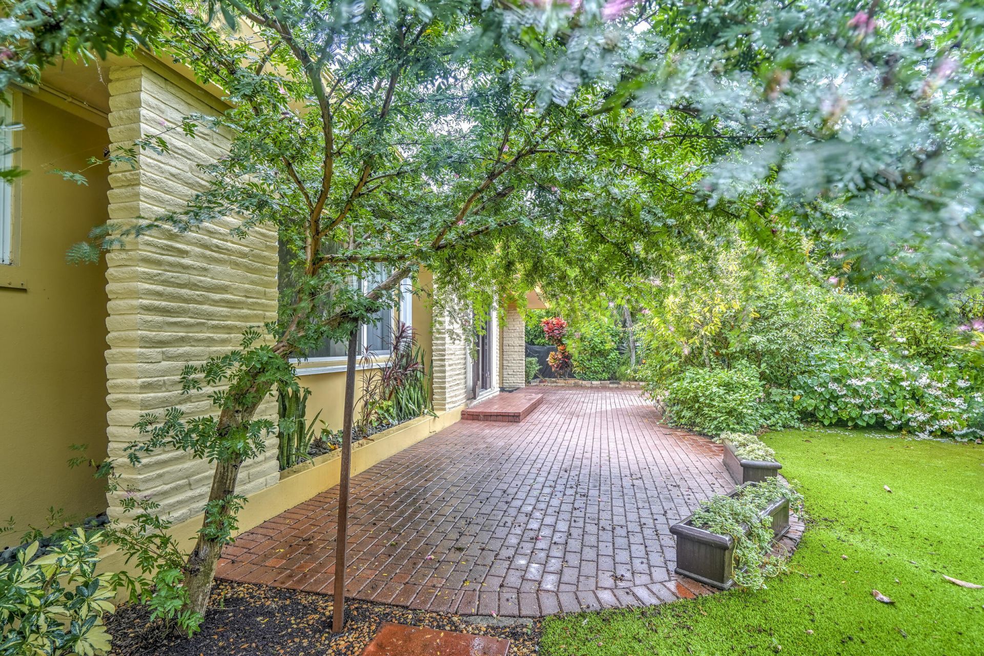 216 32nd Street, West Palm Beach, FL 33407 Photo