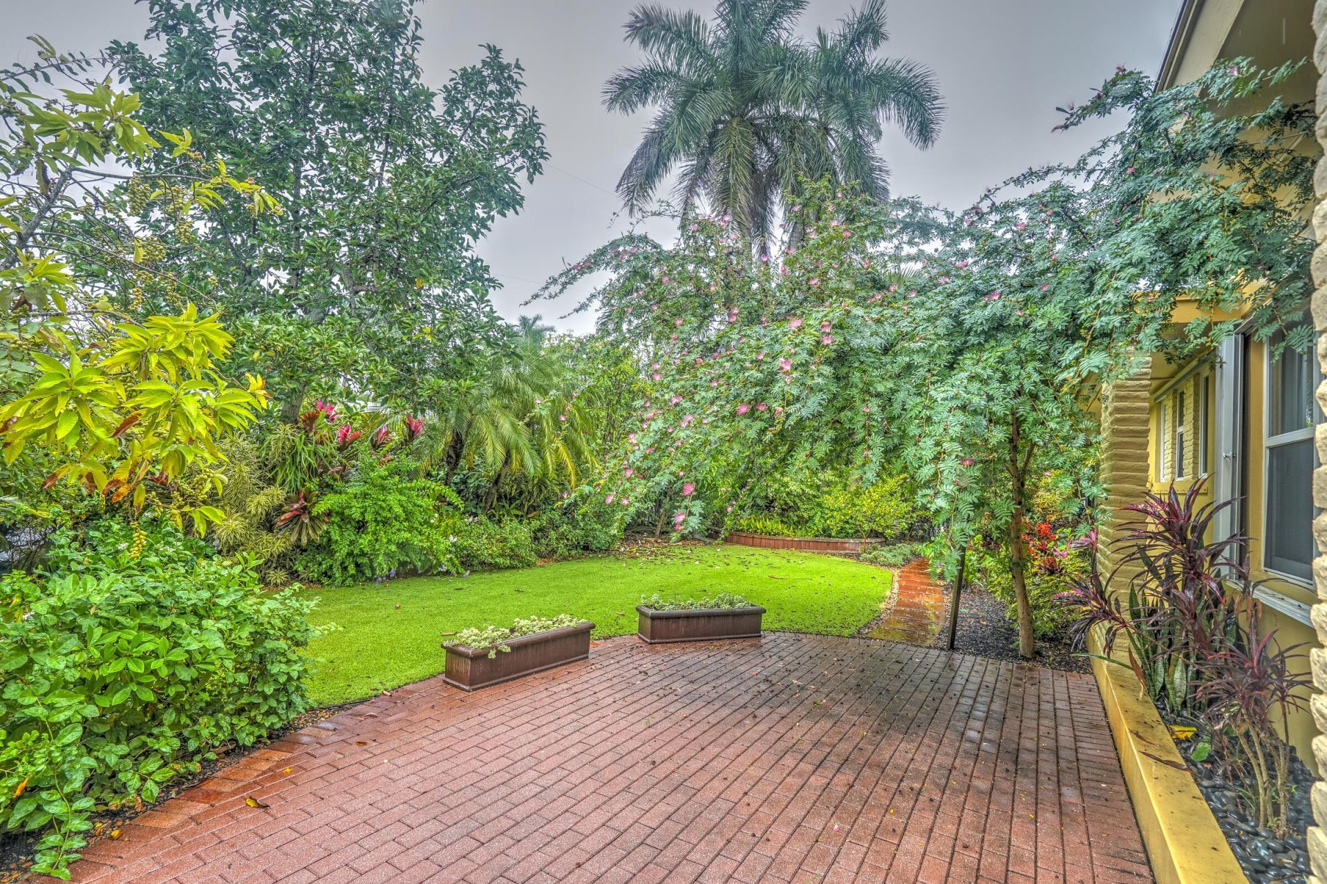 216 32nd Street, West Palm Beach, FL 33407 Photo