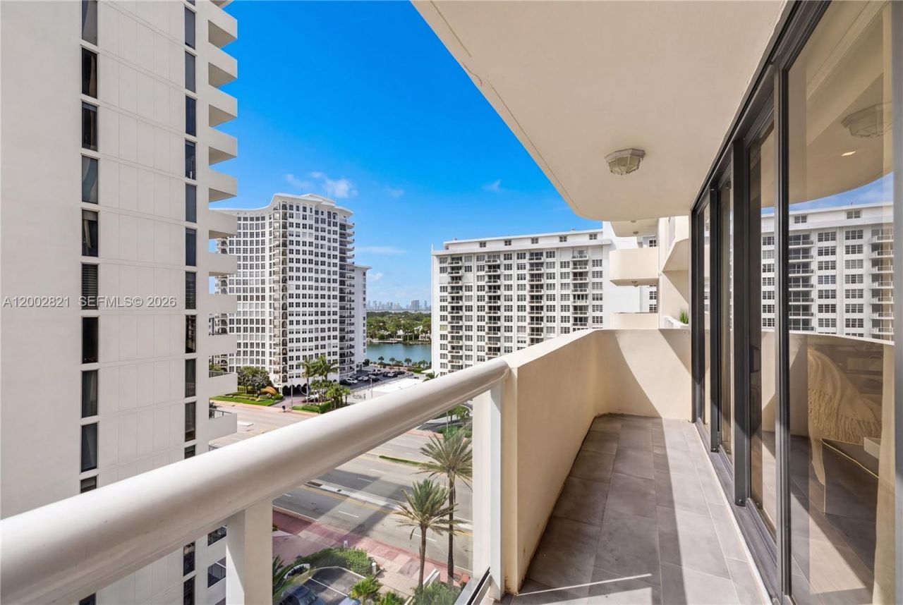 5757 Collins Ave, Unit 1104, Miami Beach, FL 33140 Photo