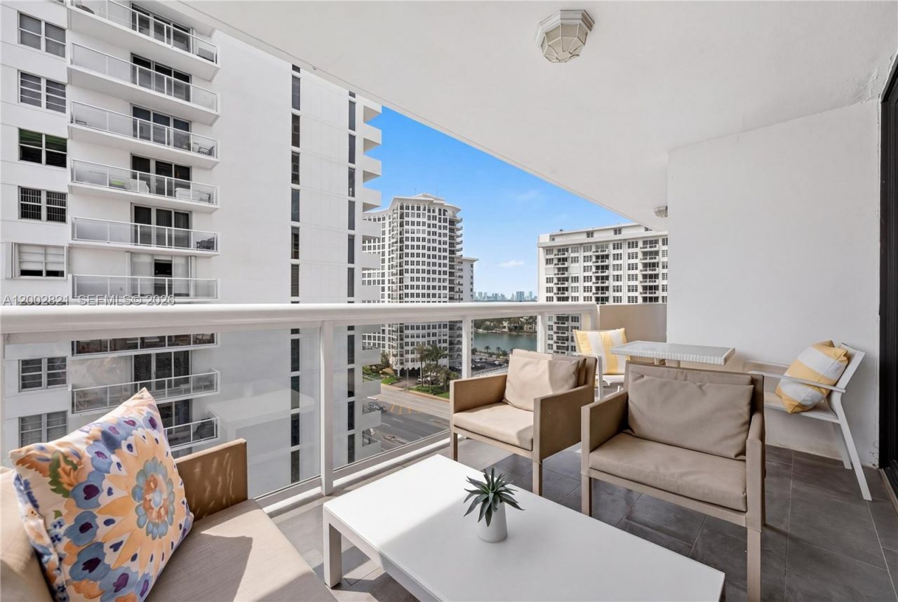 5757 Collins Ave, Unit 1104, Miami Beach, FL 33140 Photo