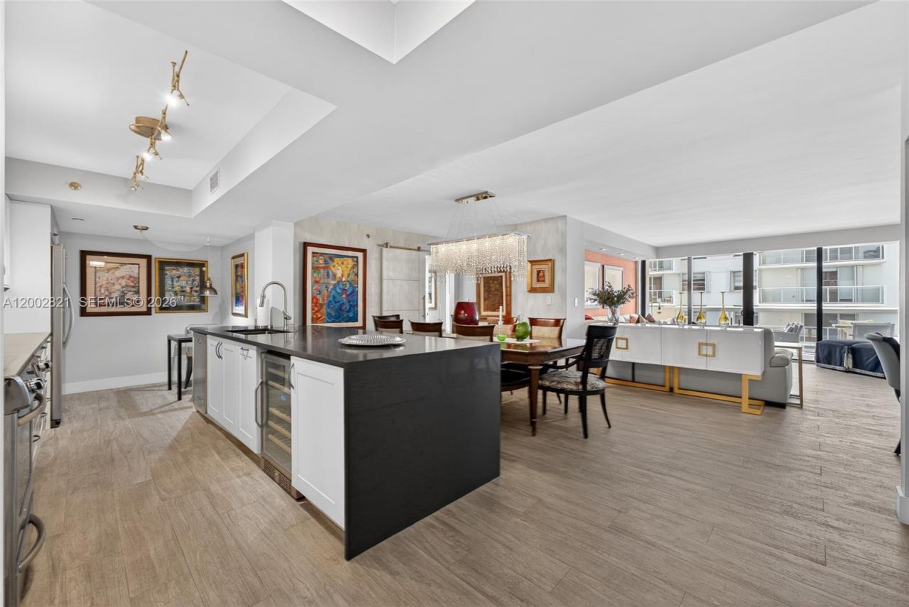 5757 Collins Ave, Unit 1104, Miami Beach, FL 33140 Photo