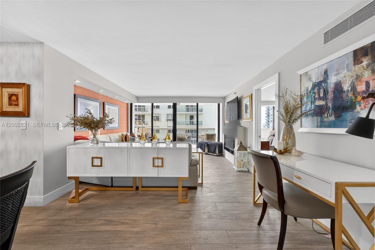 5757 Collins Ave, Unit 1104, Miami Beach, FL 33140 Photo