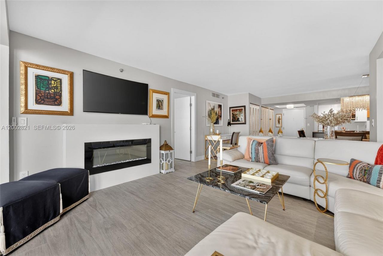 5757 Collins Ave, Unit 1104, Miami Beach, FL 33140 Photo