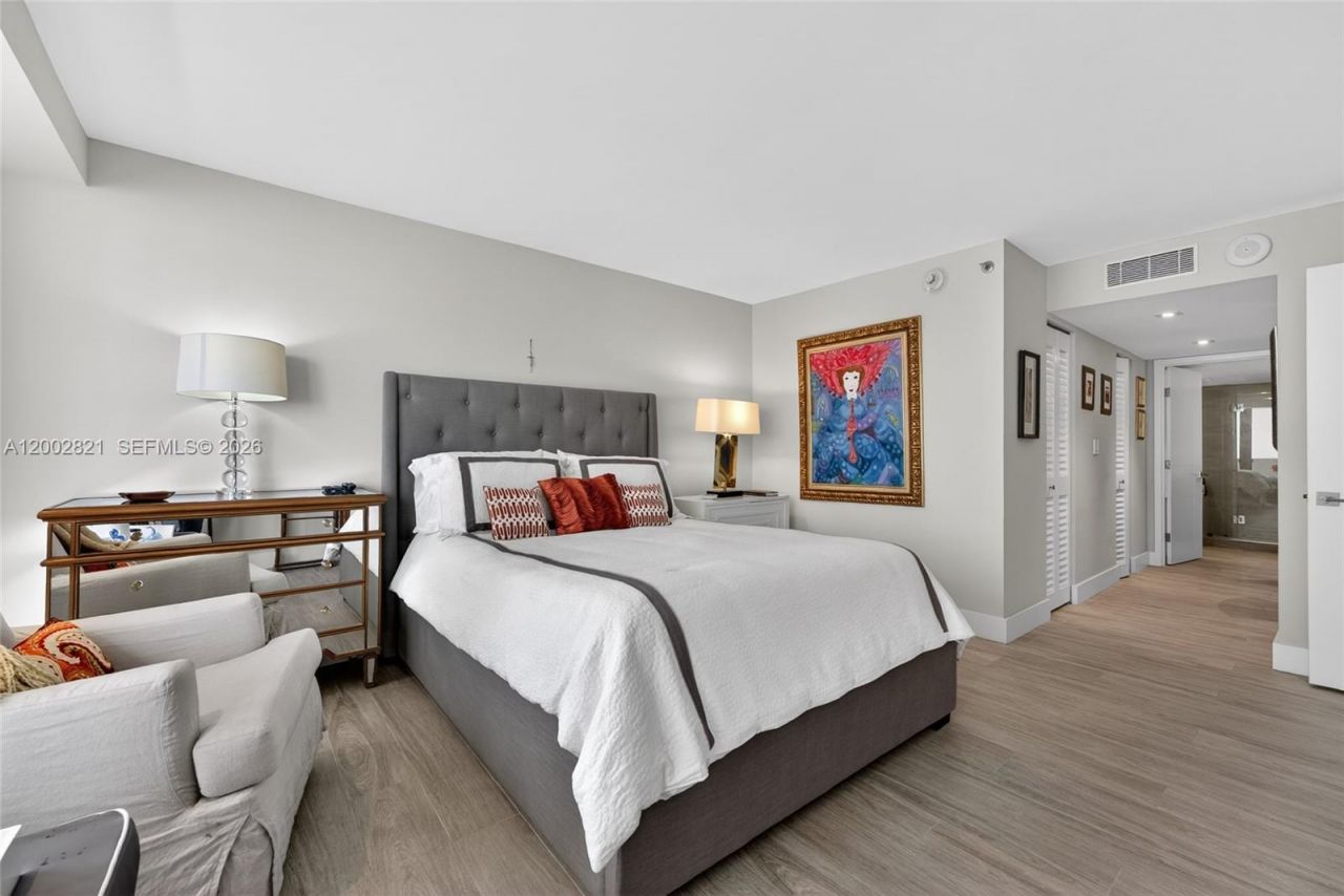 5757 Collins Ave, Unit 1104, Miami Beach, FL 33140 Photo