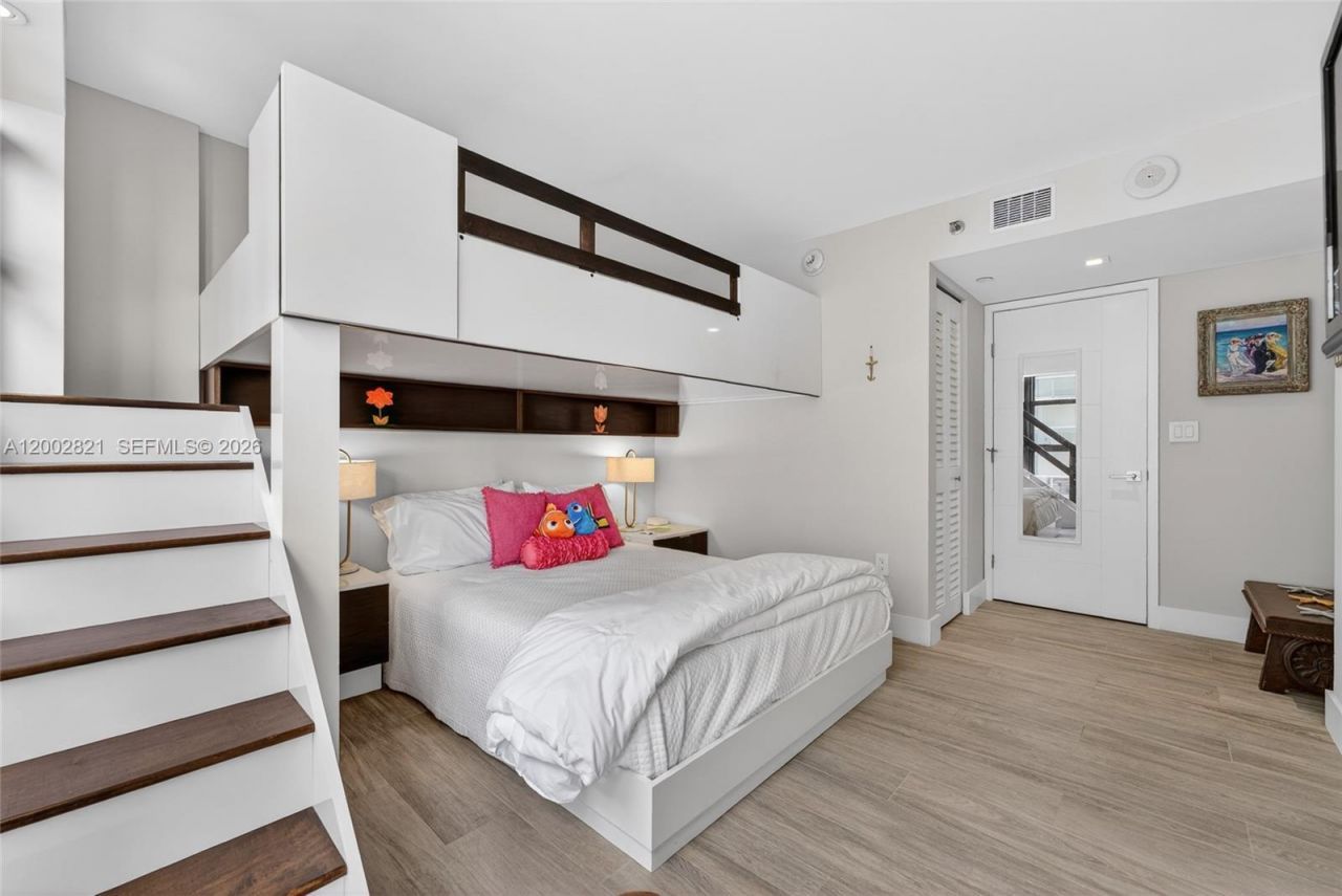 5757 Collins Ave, Unit 1104, Miami Beach, FL 33140 Photo